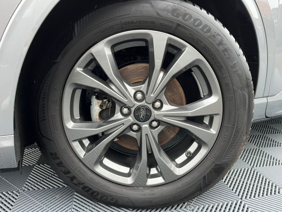 FORD KUGA Kuga-005.jpg