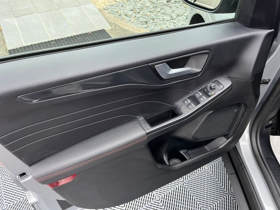 FORD KUGA Kuga-008.jpg