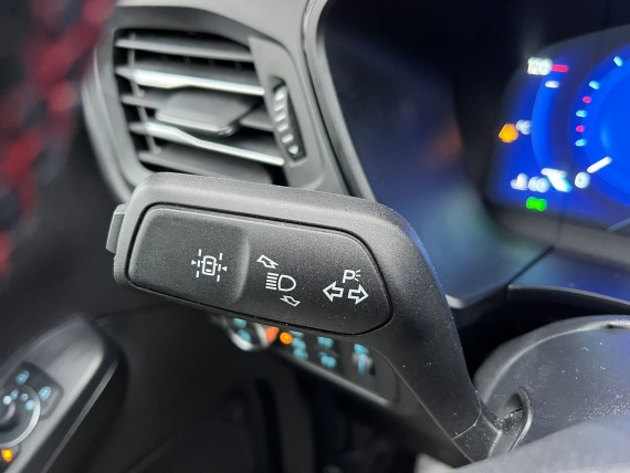 FORD KUGA Kuga-017.jpg