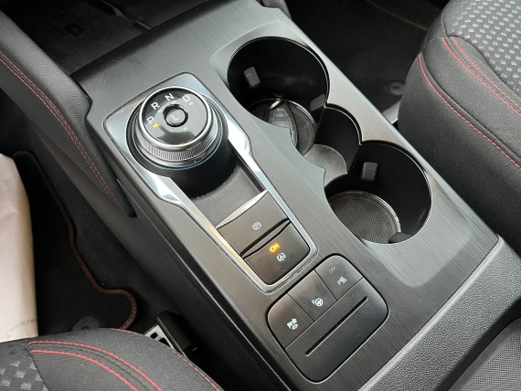 FORD KUGA Kuga-021.jpg
