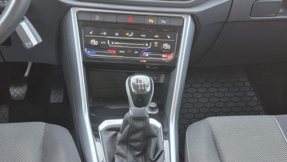 VOLKSWAGEN T-ROC t-roc-014.jpg